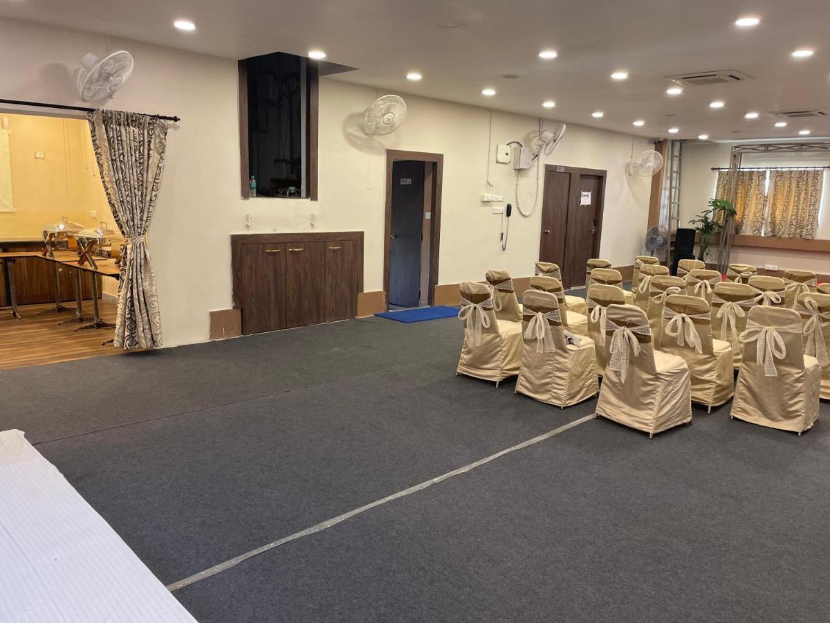 Hotel Bandhan Residency Колката Екстериор снимка